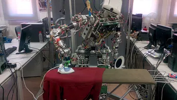 TEO este robotul care îți va fura locul de muncă pe care oricum nu ți-l doreai