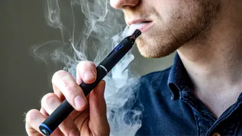 Care este legătura dintre vaping și COVID-19. Există șanse mai mari să fii predispus la infectare dacă faci asta
