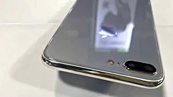 Primele imagini cu iPhone 7s Plus dezvăluie spatele de sticlă