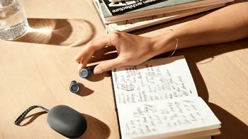 Căștile wireless Bang & Olufsen te fac să uiți de AirPods de la Apple