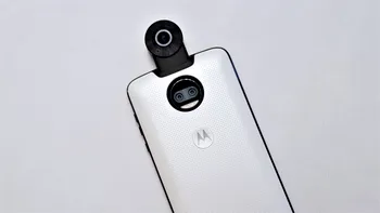 Moto Z2 Force îți oferă două motive pentru care să fie următorul tău telefon