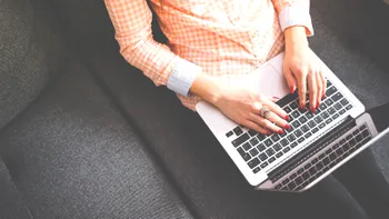Cum ești furat pe internet: problema imensă care a crescut în pandemie cât oamenii lucrează mai mult online