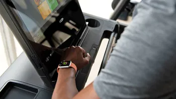 Apple watchOS 4 este disponibil pentru toți posesorii de Apple Watch