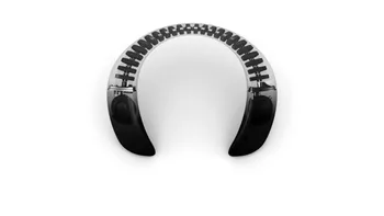 Această boxă Bose se poartă la gât și ar putea fi cel mai enervant gadget