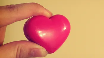 Facebook copiază de la Tinder: vrea să-ți 