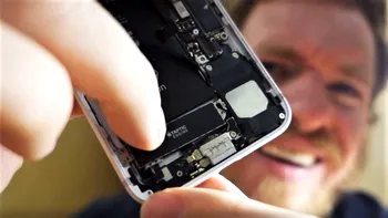Cum îți construiești un iPhone 7 cu mufă de căști direct în China