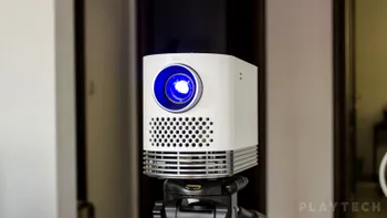LG ProBeam e un proiector portabil care nu îți va da bătăi de cap [PLAYTEST]