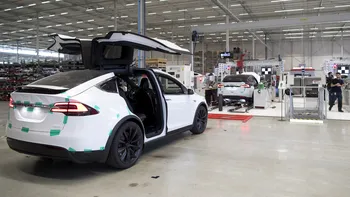 Tesla a concediat sute de angajați din cauza performanței slabe