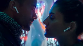Apple te introduce în atmosfera sărbătorilor cu noua reclamă