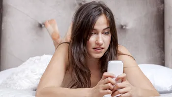 Facebook vrea să-i dai pozele tale porno ca să te protejeze de ”foști” și ”foste”
