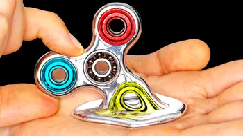 VIDEO: Cel mai mic fidget spinner din lume te va surprinde