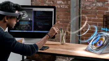 Microsoft HoloLens este, de acum, disponibil și în România