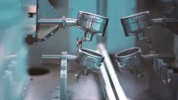 Un robot a ajuns să țină loc de barista într-o cafenea