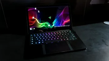 Cum îți transformă Razer telefonul în laptop