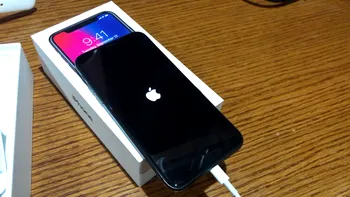De ce nu se grăbește Apple să-ți vândă un telefon cu 5G