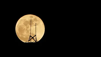 Fotografiile cu eclipsa de Lună pe care ai ratat-o în România