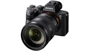 Sony Alpha A7 III e camera full frame care sfidează rivalii DSLR