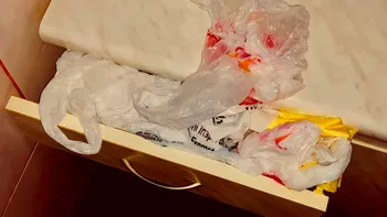 De când vor fi interzise definitiv pungile de plastic în România