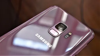 Samsung Galaxy J8 ar putea fi telefonul ieftin care arată scump