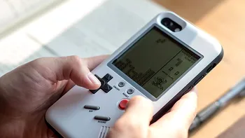 Poți să faci din iPhone un Game Boy cu această carcasă specială