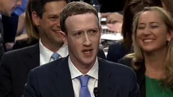 Facebook te va asculta prin microfon, dar îți explică de ce