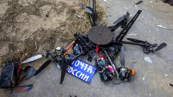Prima dronă poștală a Rusiei e fix ca țara ei - beată și căzută în gard