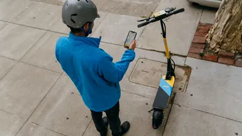 Alternativa la Uber cu biciclete și trotinete electrice e noua modă