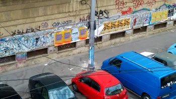 Ce trebuie să faci dacă mașina ta atinge un cablu de înaltă tensiune