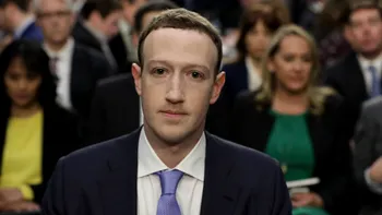Sute de angajați Facebook protestează: sunt dezamăgiți de minciunile politice servite ca reclame