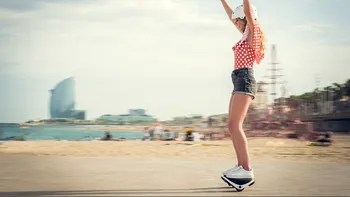 Segway inventează rolele electrice, ca să fii leneș într-un mod scump