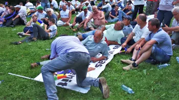 Expoziția care îți arată pe ce își vând românii votul la alegeri