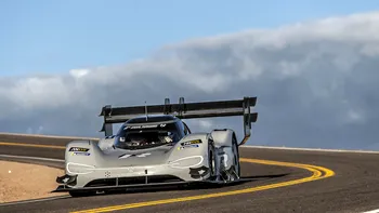 Volkswagen a stabilit un nou record mondial pe legendarul Pikes Peak