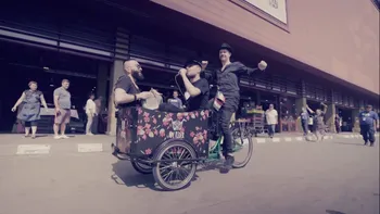 Clipul rasist de la Pegas când se plânge că îi sunt furate biciclete Ape Rider