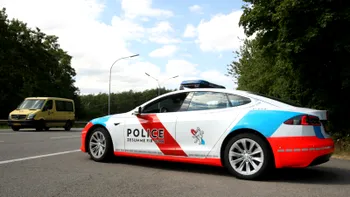 Țara din Europa care și-a dotat polițiștii cu mașini Tesla