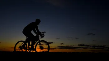 Omul care vrea să arate că Pământul e rotund pedalând 140 km