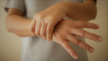 O substanță din apa de la robinet poate cauza Parkinson. Cum ne afectează chiar și după ani de zile de la expunere