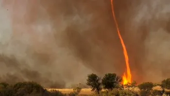 Ce să știi despre tornade de foc parcă desprinse din filmele apocaliptice