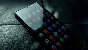 Samsung are o idee extraordinară ca să nu mai „mutileze” ecranul