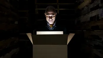 Ce e cu moda cutiilor misterioase comandate de pe dark web