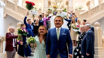 Cele mai bune glume cu Dragnea la nuntă îți fac ziua mai bună
