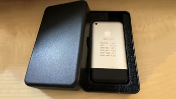 Cel mai scump iPhone e o adevărată piesă de muzeu