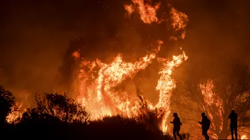 Fotografiile cu focurile de vegetație îți arată cât de gravă e încălzirea globală