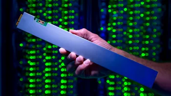 ”Rigla” SSD de la Intel e un monstru cu 32 TB de spațiu de stocare