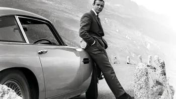 Aston Martin reproduce prima mașină a lui James Bond la un preț record