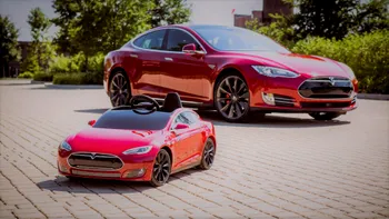 Elon Musk vrea să-ți transforme Tesla într-o mașinuță cu telecomandă