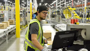 Cum e într-un depozit Amazon, magazinul celui mai bogat om din lume