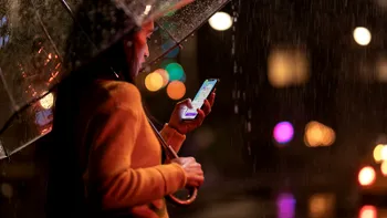 Șeful Apple îți explică de ce te plângi aiurea că n-ai bani de iPhone