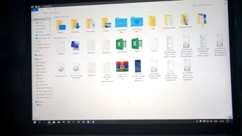 Truc Windows 10: cum restaurezi felul în care apar fișiere în File Explorer