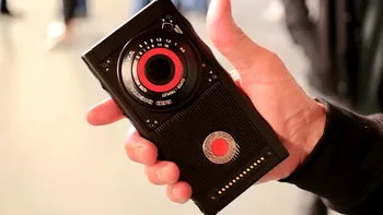 De ce telefonul cu ecran holografic o să fie revoluționar
