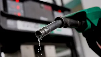 Prețul petrolului s-a prăbușit: cât costă un litru de benzină și motorină în România